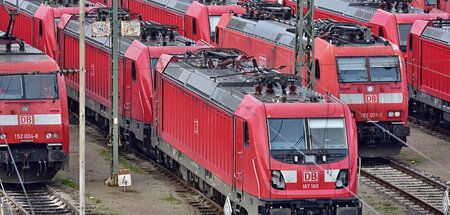 Stillstand auf den Gleisen, die Güterwaggons bleiben leer (Mannh...