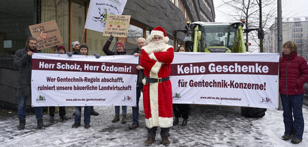 Entschlossener Aufzug gegen Manipulanten von Pflanzen aus der EU...