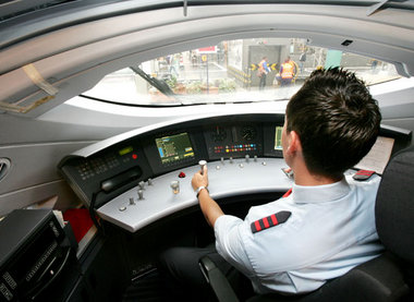 Egal ob im ICE (siehe Bild) oder in der Vorortbahn: Lokführer is... Egal ob im ICE (siehe Bild) oder in der Vorortbahn: Lokführer is...