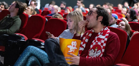 Popcornkino: Liveübertragung aus dem Parlament in einem Warschau...