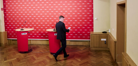 Linke-Kovorsitzender Martin Schirdewan vor der Verkündung der Ni...