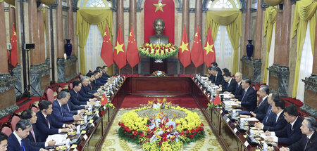 Gewichtige Gespräche in Hanoi: Die chinesische Delegation zu Bes... Gewichtige Gespräche in Hanoi: Die chinesische Delegation zu Bes...