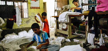 Die Realität weltweiter Lieferketten (Dhaka, 5.11.2023) Die Realität weltweiter Lieferketten (Dhaka, 5.11.2023)
