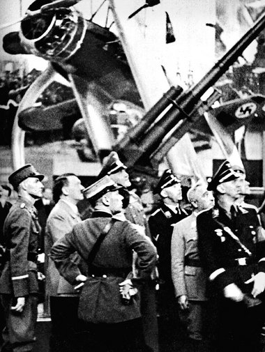 Aufrüstung für die »große Ostlösung«: die Naziführung bei der »G... Aufrüstung für die »große Ostlösung«: die Naziführung bei der »G...