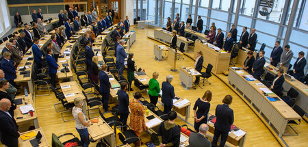 Schweigeminute nur für israelische Opfer im Landtag von Sachsen-...