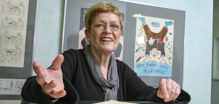 Karikaturistin Barbara Henniger während einer Ausstellungseröffn... Karikaturistin Barbara Henniger während einer Ausstellungseröffn...