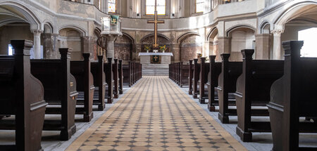 War schon voller: Altarraum der Zionskirche in Berlin-Prenzlauer... War schon voller: Altarraum der Zionskirche in Berlin-Prenzlauer...