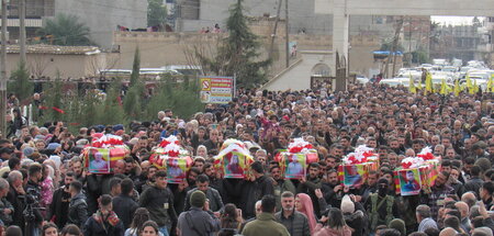 Beerdigung von acht Zivilisten nach einem türkischen Drohnenangr...