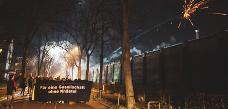 Jahresendtradition: Kundgebung vor der Justizvollzugsanstalt in ...