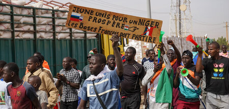 Protest gegen die ECOWAS und die militärische Präsenz Frankreich...