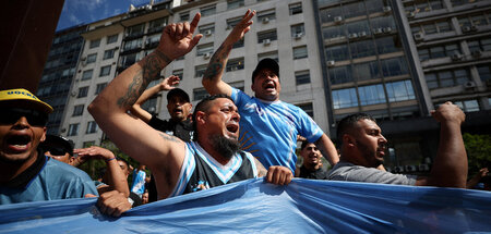 Kampfesbereit: Mitglieder der argentinischen Bauarbeitergewerksc...