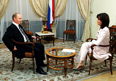 Rußlands Präsident Wladimir Putin im Talk mit Maybritt Illner
