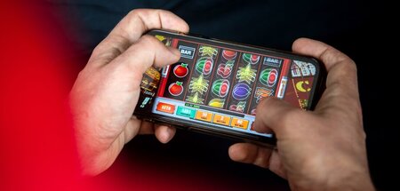 Spielsucht durch Online-Games gilt weltweit als Problem. China s...