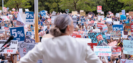 Streikversammlung vor dem Gesundheitsministerium von Westaustral...