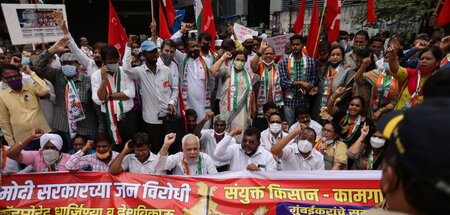 Mitglieder der Kommunistischen Partei Indiens während der Protes...