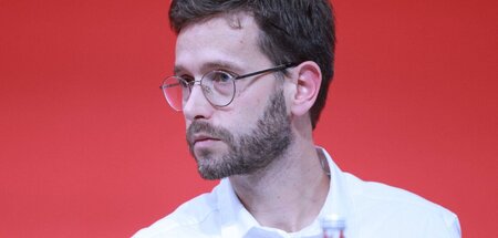 Nachdenklich: Tobias Bank beim Bundesparteitag in Augsburg (17.1...