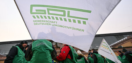 Weil sich die Transdev zur Arbeitszeitverkürzung als Verhandlung...