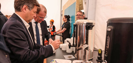 Kaffee alle? Da steckt doch der Russe dahinter! Wirtschaftsminis... Kaffee alle? Da steckt doch der Russe dahinter! Wirtschaftsminis...