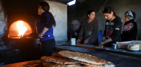 Bäckerei im selbstverwalteten Frauendorf Jinwar in Nordostsyrien...