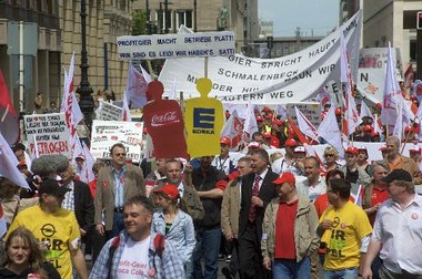 Offene Ohren für linke Politik: Lauterer Coca-Cola-Werker auf ei... Offene Ohren für linke Politik: Lauterer Coca-Cola-Werker auf ei...