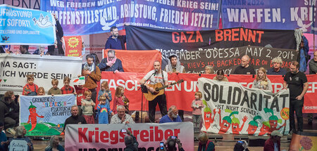 Manifestation für einen gerechten Frieden in Nahost während der ...