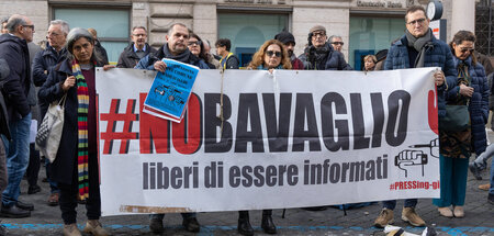 »Nein zum Knebel«: Protest des italienischen Presseverbandes FNS...