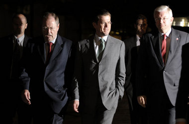 Kollektiver Retter: Bundesfinanzminister Steinbrück (SPD), Bunde... Kollektiver Retter: Bundesfinanzminister Steinbrück (SPD), Bunde...