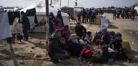 Eingeschlossene Flüchtlinge: Zeltstädte am geschlossenen Grenzüb...