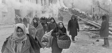 Die Nazis setzten die Bewohner Leningrads mit der Blockade der S...