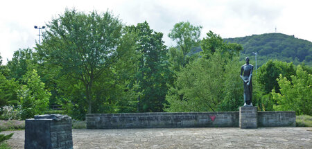 Freital: Denkmal von Wieland Förster zur Erinnerung an die Opfer...