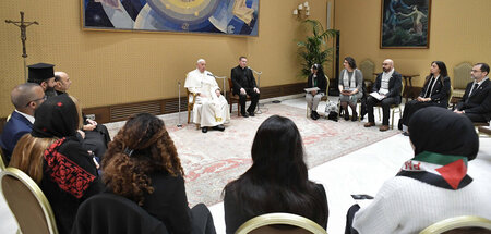 Papst Franziskus trifft eine Delegation von palästinensischen Fa... Papst Franziskus trifft eine Delegation von palästinensischen Fa...
