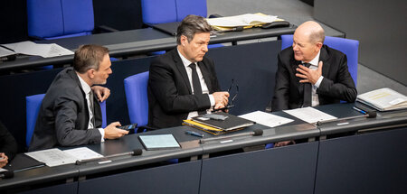 Kanzler Scholz (r.), Wirtschaftsminister Habeck (M.) und Finanzm...