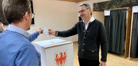 Alter und neuer Landeshauptmann: Arno Kompatscher (SVP) bei der ...