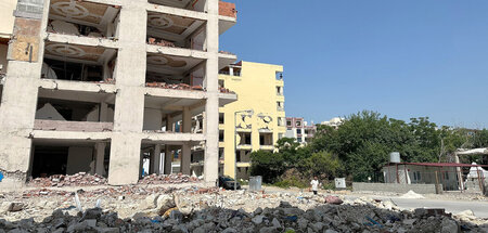 Wohnraum in Hatay ist knapp geworden. Viele der Überlebenden kön... Wohnraum in Hatay ist knapp geworden. Viele der Überlebenden kön...