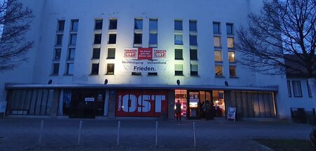 Das ehemalige DDR-Fernsehstudio und heutige Theater Ost in Berli...