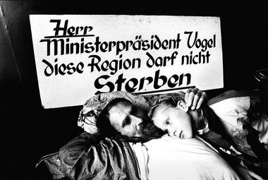 Verzweifelte Kali-Kumpel 1993 im Hungerstreik in Bischofferode Verzweifelte Kali-Kumpel 1993 im Hungerstreik in Bischofferode