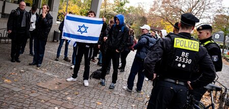 Proisraelische Demonstranten am Rande einer palästinasolidarisch...