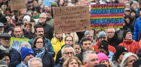 Demonstration »Gemeinsam gegen rechts« in Emmerich am Rhein (4.2...