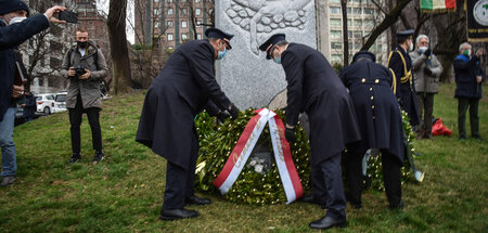 Kranzniederlegung an einem »Foibe«-Monument in Mailand (10.2.202...