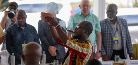 Auch Übersinnliches soll beim Friedensprozess helfen: Ritual wäh...