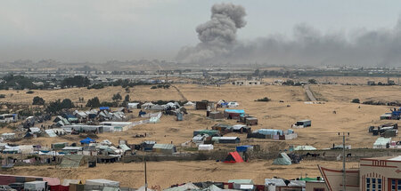 Die Einschläge rücken jede Minute näher: Im Norden von Rafah wir...