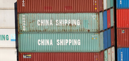 Der deutsche Außenhandel mit China lag 2023 um rund 15,5 Prozent...