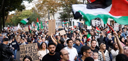 Solidaritätsdemonstration mit Hunderten Teilnehmenden fordert Fr...