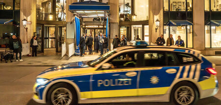 Zutritt nur für Auserwählte: Eingang zum Bayerischen Hof in Münc...