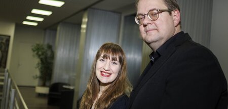 Heidi Reichinnek und Sören Pellmann nach ihrer Wahl am Montag in...
