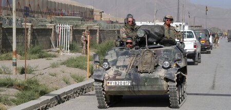 Deutsche Panzer allerorten: Soldaten patrouillieren in Kabul (11...