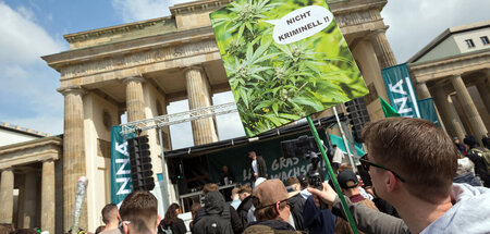 Demonstration für die Legalisierung von Cannabis in Berlin (20.4...
