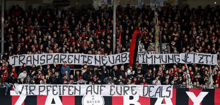 Drauf gepfiffen: Fanproteste beim Bundesligaspiel zwischen dem 1...