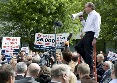 Arcandor-Vorstandsvorsitzender Karl-Gerhard Eick spricht am Mont...
