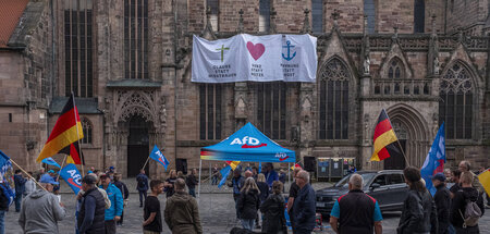 Wahlkampfkundgebung der AfD auf dem Platz vor der Sebalduskirche...